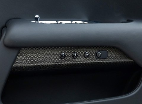 Rolls-Royce Wraith Black Badge 21