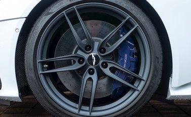 Aston Martin DBS Superleggera 10