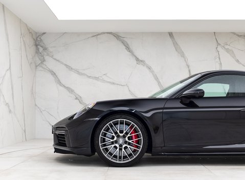 Porsche 911 Turbo (992) 25