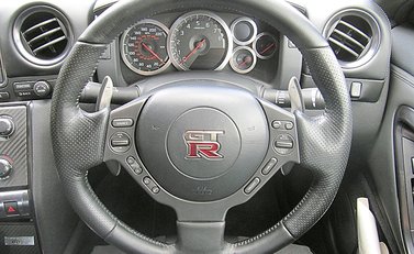 Nissan GT-R Premium Edition 10
