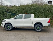 Toyota Hilux Active | 2.4 LT | AC | Sensors | Double Cab | 5