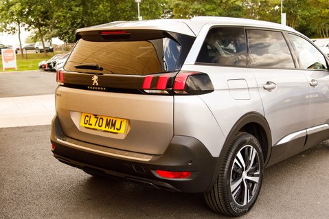 Peugeot 5008 PURETECH S/S ALLURE 8
