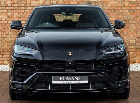 Lamborghini Urus 4