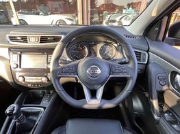 Nissan Qashqai 1.6 Qashqai Tekna dCi 5dr 19