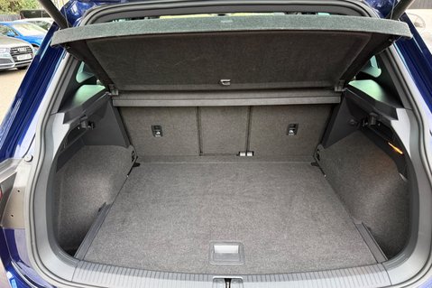Volkswagen Tiguan R LINE TSI BMT 4MOTION DSG -RARE LEATHER INTERIOR -CAMERA -APPLE CARPLAY  64