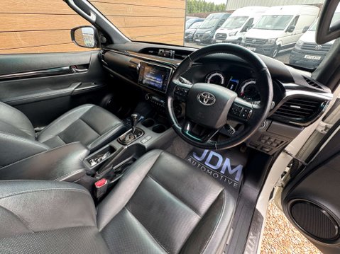 Toyota Hilux 2.4 HI-Luxury Invincible X D-4D 4WD Double Cab Auto 4WD 5dr 22