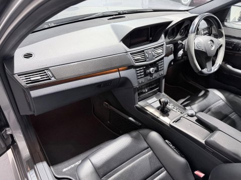Mercedes-Benz E Class 6.2 E63 V8 AMG G-Tronic Euro 5 4dr 12