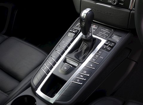 Porsche Macan Turbo 4