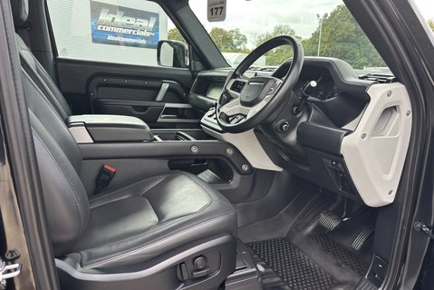 Land Rover Defender 90 D300 Hard Top X-Dynamic HSE 14