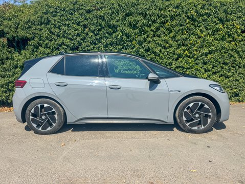 Volkswagen ID.3 Pro 58kWh Family Hatchback 5dr Electric Auto (145 ps) 5