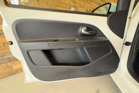 Volkswagen Up 1.0 High up! Hatchback 5dr Petrol ASG Euro 6 (75 ps) 33