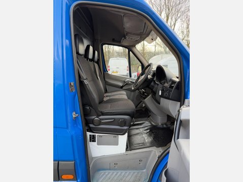 Mercedes-Benz Sprinter 2.1 211 CDi Panel Van 4dr Diesel Manual RWD L2 H3 (109 bhp) 25
