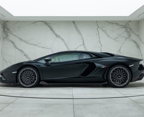 Lamborghini Aventador LP 780-4 ULTIMAE 