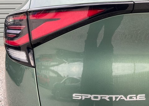 Kia Sportage 1.6 TGDi GT-LINE ISG HEV 16