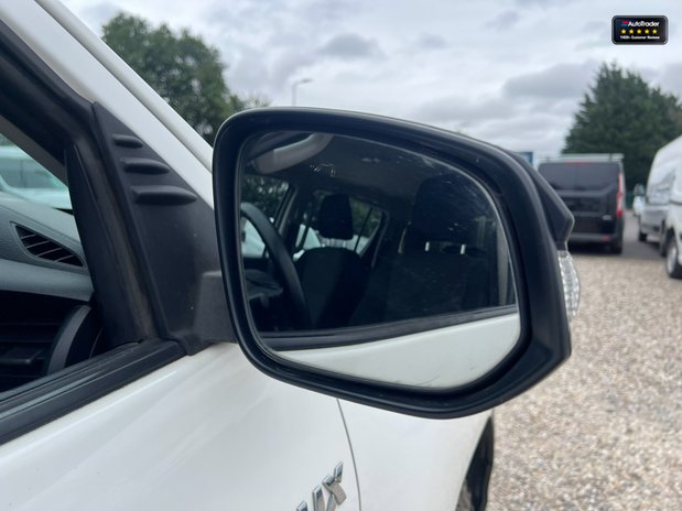 Toyota Hilux Crew Cab 4X4 Active 4WD Air Con Rear Camera EURO 6 NO VAT 10