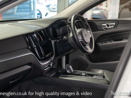 Volvo XC60 2.0 XC60 Momentum B4 MHEV AWD Auto 4WD 5dr 21