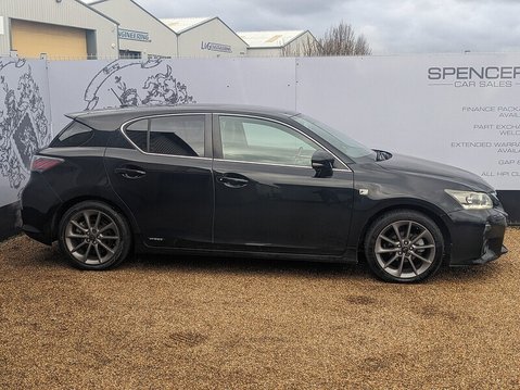 Lexus CT 200H F SPORT 10