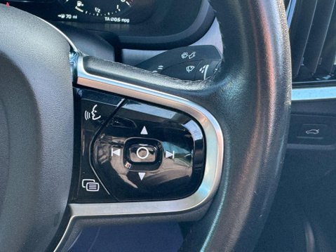 Volvo S90 2.0 T4 Momentum Plus Auto Euro 6 (s/s) 4dr 35