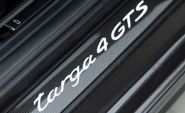 Porsche 911 Targa 4 GTS (991.2) Targa 21