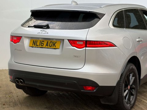 Jaguar F-Pace 2.0 F-PACE Prestige AWD D Auto 4WD 5dr 37