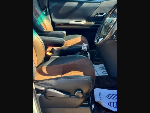 Toyota Alphard TYPE GOLDEN II V6 8