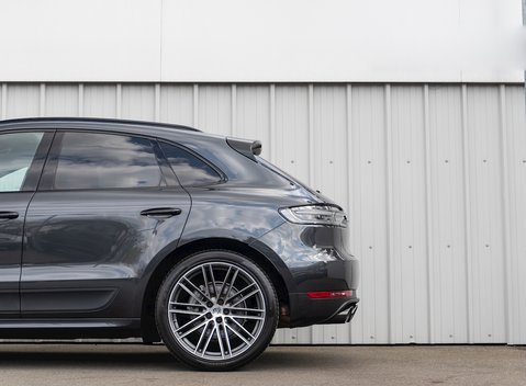 Porsche Macan S 29