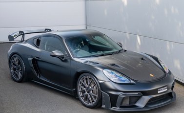 Porsche Cayman GT4 RS (718) 4