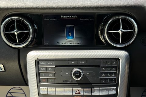 Mercedes-Benz SLC SLC 250 D AMG LINE - CAMERA -AIRSCARF -PARKTRONIC -HEATED SEATS 46