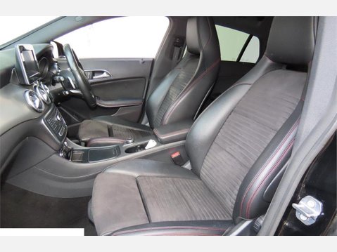 Mercedes-Benz CLA Class 2.1 CLA220d AMG Line Shooting Brake 7G-DCT Euro 6 (s/s) 5dr 3