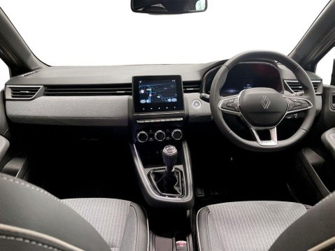 Renault Clio 1.0 TCe techno Hatchback 5dr Petrol Manual Euro 6 (s/s) (90 ps) Air Con - A 19