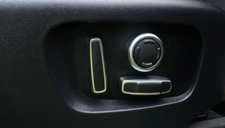 Land Rover Range Rover Evoque 1.5 P300e 12.2kWh R-Dynamic S Auto 4WD Euro 6 (s/s) 5dr 13