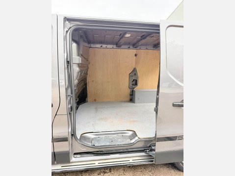 Renault Trafic 1.6 dCi ENERGY 27 Sport Nav Panel Van 5dr Diesel Manual SWB Standard Roof E 22