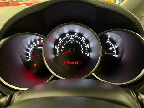 Kia Venga 1.6 4 Auto Euro 6 5dr 27