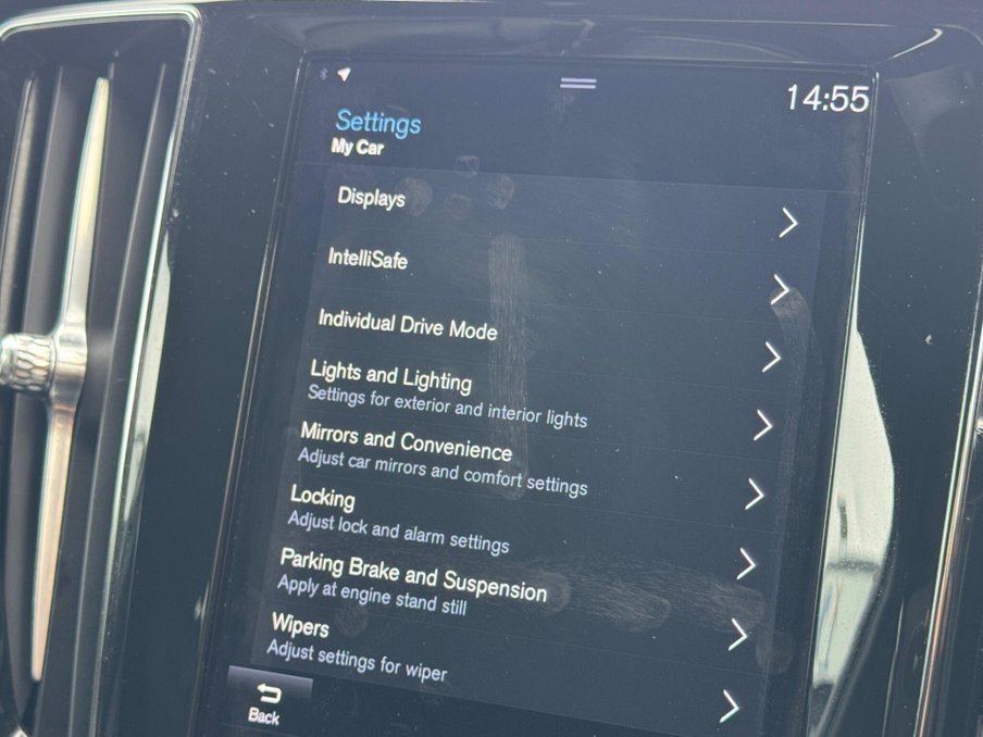 2021 Volvo V60 — image 23