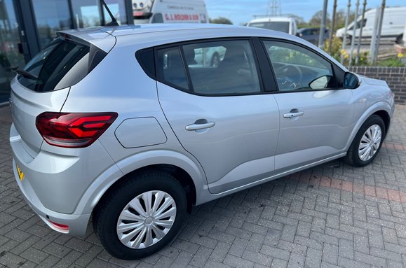 Dacia Sandero COMFORT 1.0 TCE AUTOMATIC 5 DOOR 6