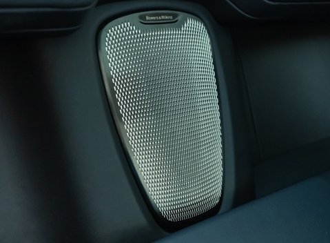 Aston Martin Vanquish V12 18