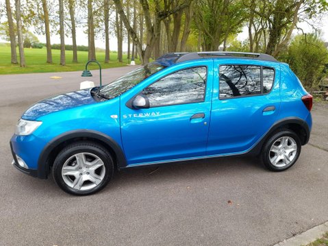 Dacia Sandero Stepway 0.9 TCe Laureate Euro 6 (s/s) 5dr 8