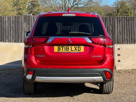 Mitsubishi Outlander DI-D 3 9