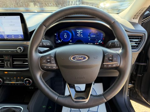 Ford Focus TITANIUM X EDITION MHEV 13