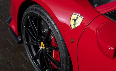 Ferrari 488 Pista 24