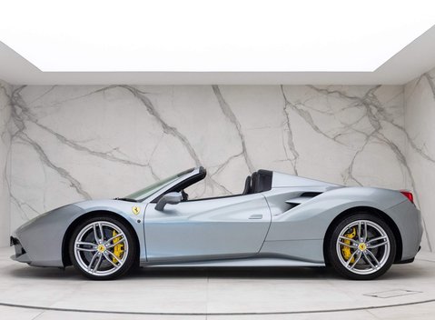 Ferrari 488 Spider 4