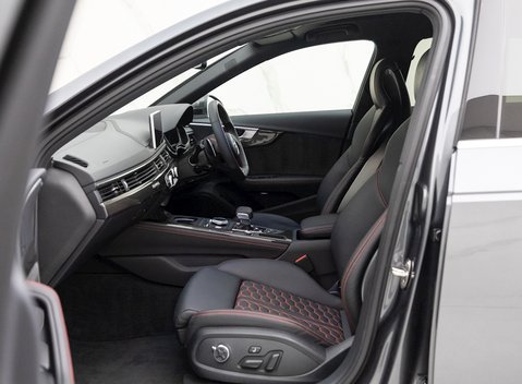 Audi RS4 Avant Carbon Edition 14