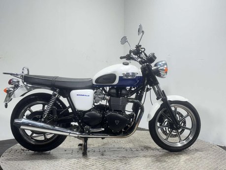 Triumph Bonneville 2014 T100 GREAT CONDITION ONLY 7K ICONIC MODERN CLASSIC 865CC