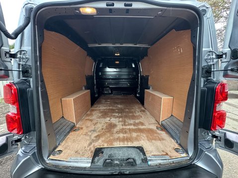 Vauxhall Vivaro 2.0 Turbo D 3100 Pro L2 H1 Euro 6 6dr 12