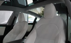 Tesla Model 3 LONG RANGE RWD TOW BAR WHITE INTERIOR GROK AI VENTILATED SEATS 1 OWNER VATQ 13