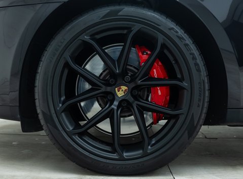 Porsche Macan GTS 32