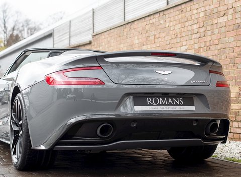 Aston Martin Vanquish Volante 24