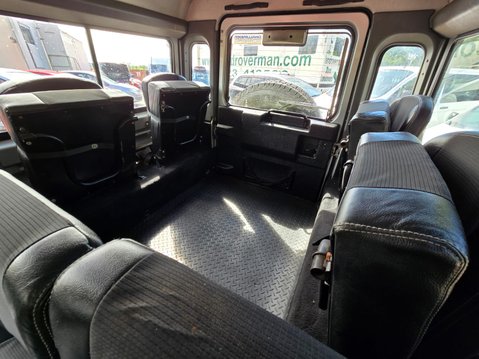 Land Rover Defender 110 TD5 XS STATION WAGON 13