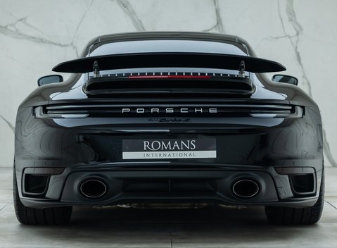 Porsche 911 Turbo S (992) 8