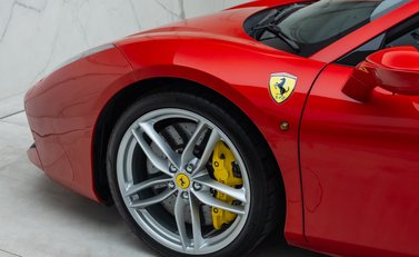 Ferrari 488 SPIDER 32